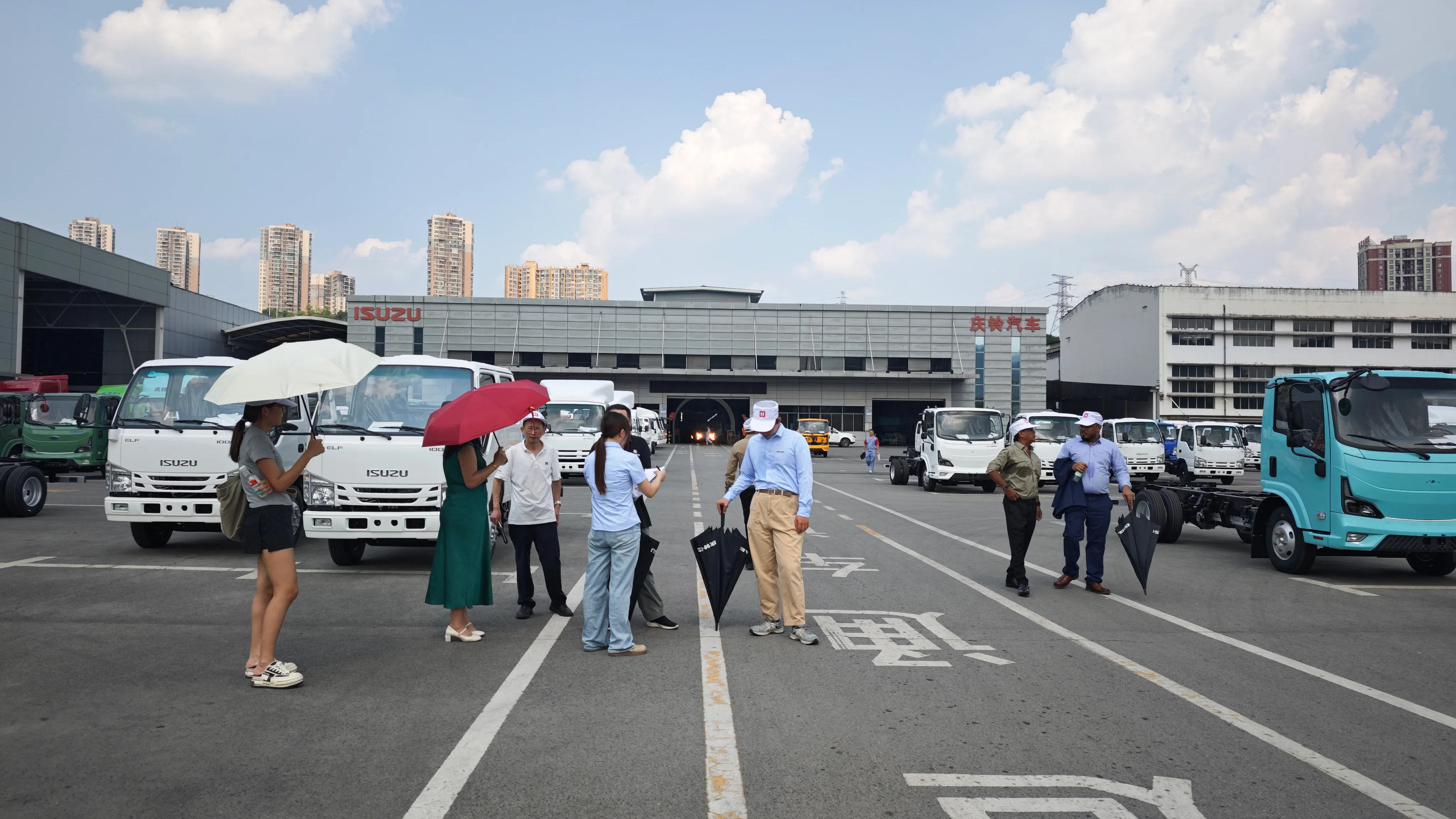 Bangladesh customer meeting the CHINA ISUZU export team