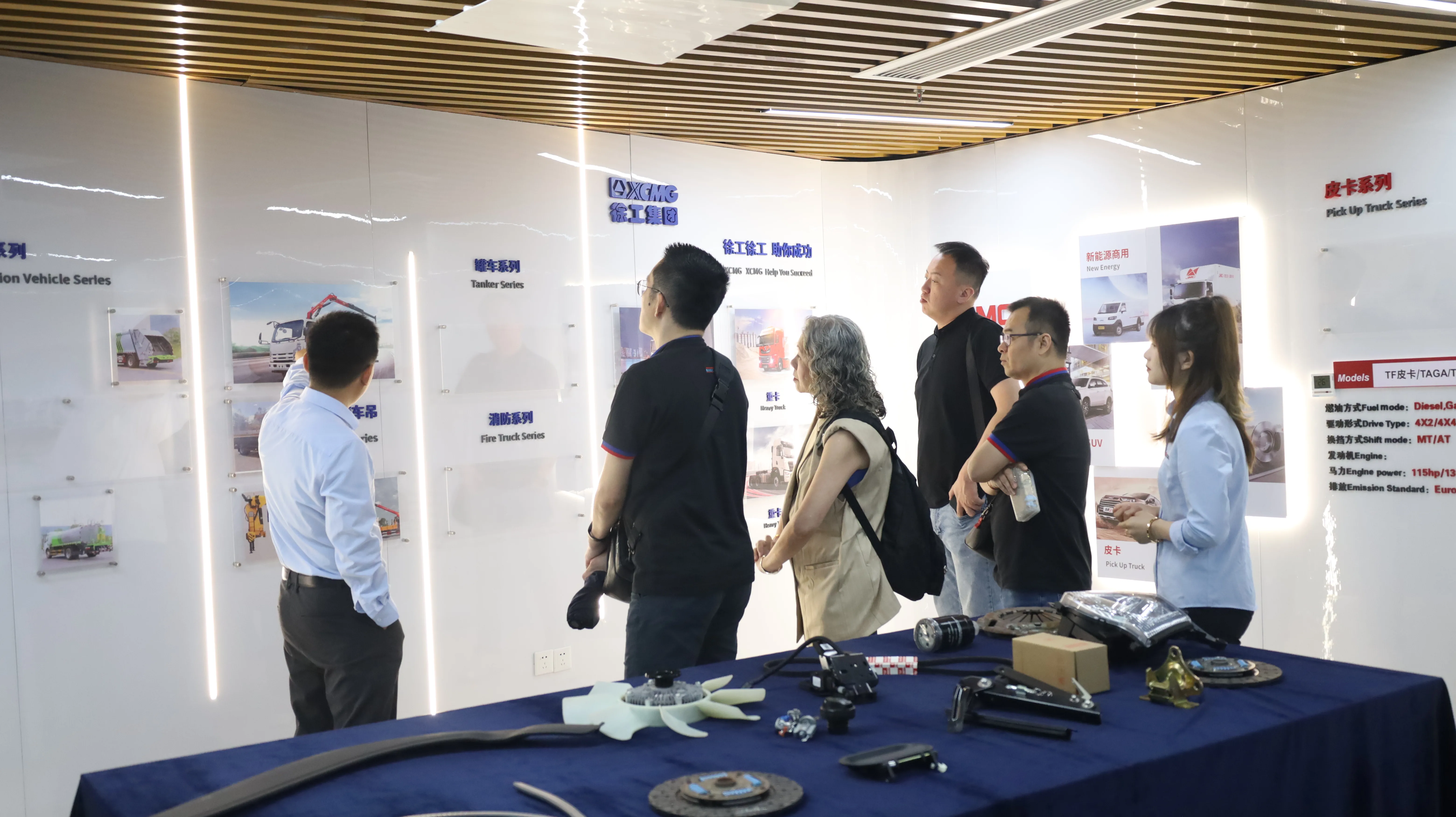 Malaysia customer visiting CHINA ISUZU to review Isuzu truck applications